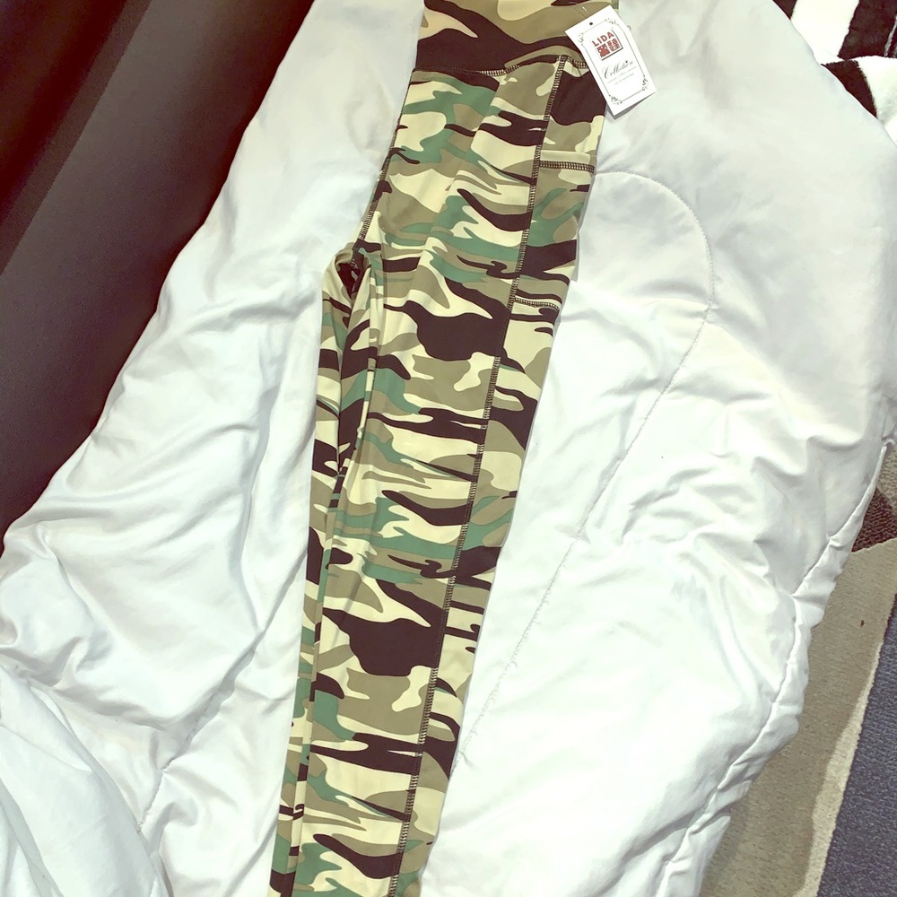 Camo ankle length legging with pockets 💙